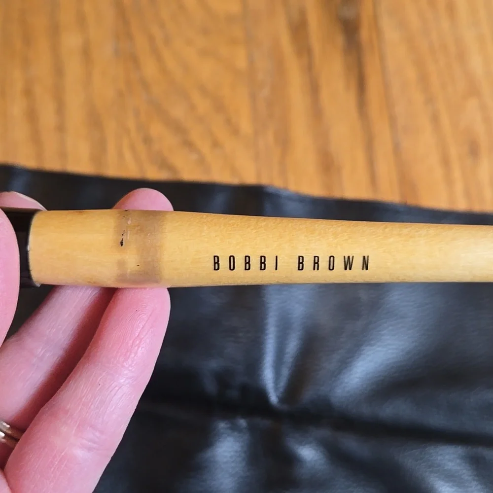 Bobbi Brown sending eye lip